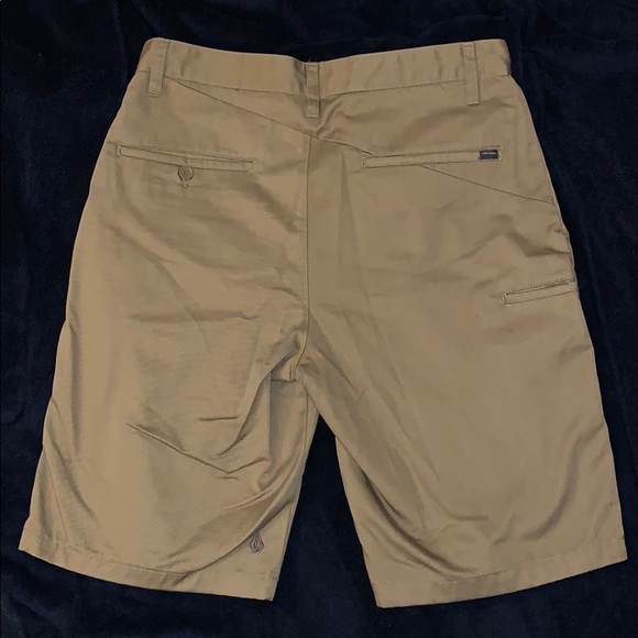 Volcom shorts - Picture 2 of 2